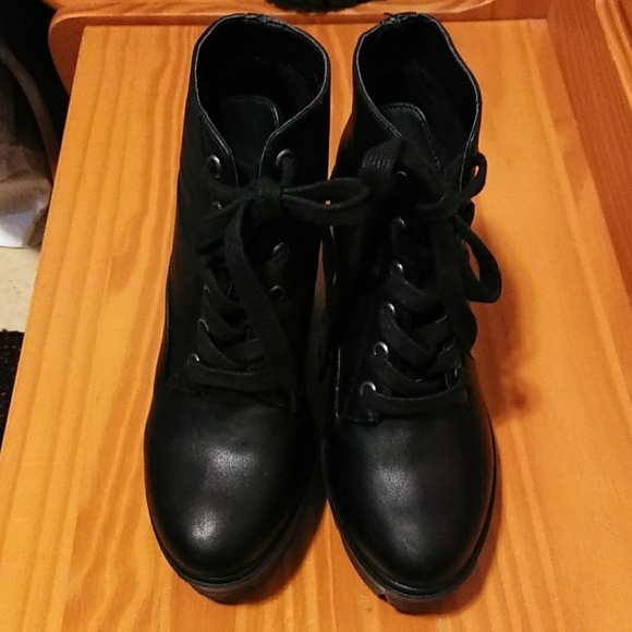BANBOO BLACK LEATHER BOOT - Picture 1 of 5